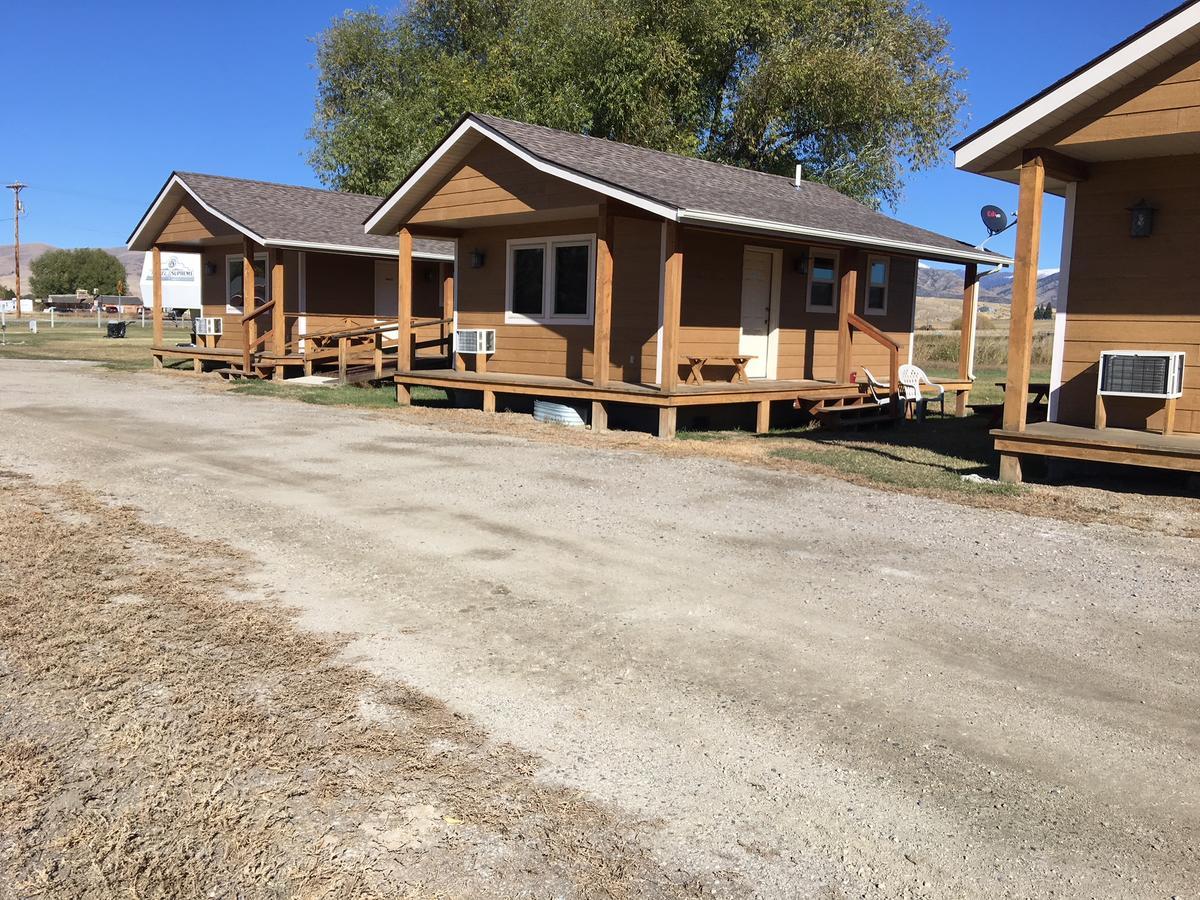 Pioneer Mountain Cabins Villa Бют Екстериор снимка